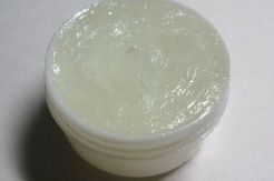 Manfaat Penggunaan Petroleum Jelly untuk Kecantikan