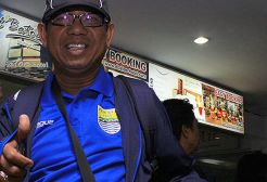 Persib Tersungkur, Emral pun Tergusur
