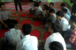 Tawuran di Depan Markas Polisi, Puluhan Pelajar Dihukum Mengaji