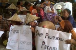 Sulit Dapatkan Pupuk Urea, Petani Bangkalan Unjuk Rasa