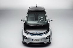 Penonton Ini Menangkan BMW i3 di Final NBA 2015