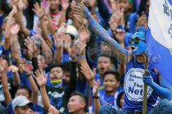 Persib Bandung Bubar, Bobotoh Geram Sikap Kemenpora