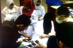 Dokter Teliti Penyebab Akmal Bertelur