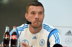 Didepak Intermilan, Podolski Ngarep Balik ke Arsenal