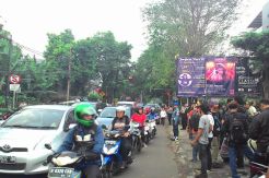 Rekonstruksi Pembunuhan Jopi, Jalan Kemang Macet Parah
