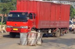 Jalur Utama di Subang Rusak Berat