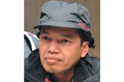 Direktur Komunikasi...
