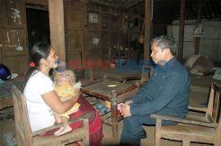 Ibu Kerja, Ahmad Dirawat...