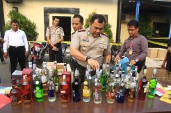 Polres Serang Amankan 1.200 Botol Miras