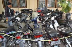 Polres Malang Pamerkan Ratusan Barang Bukti Motor Curian