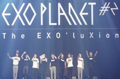 EXO Bius 22.000 Penonton di Bangkok