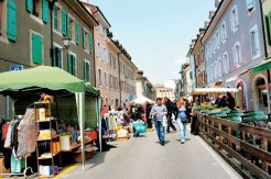 Hang Out Seru di Carouge