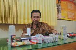 Polisi Buru Pemasok...