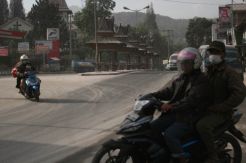 Digempur Debu Vulkanik Sinabung, Warga Rentan Terjangkit ISPA