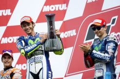 Rossi Bahagia Beda 10...