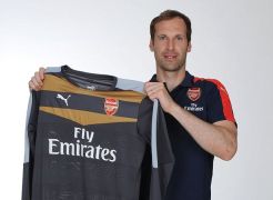 Hot News, Fans Chelsea Ancam Bunuh Cech