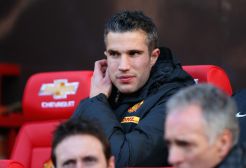 MU Tak Punya Niat Cegah Van Persie Pergi