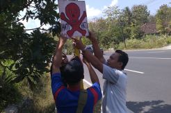 Jelang Arus Mudik, Warga Pasang Rambu Darurat