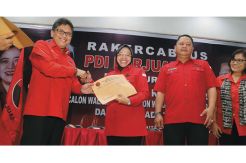 Risma Mundur sebagai...