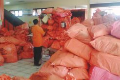 Pengiriman Paket melalui...