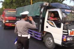 Truk Masih Beroperasi, Arus Mudik di Jombang Terganggu