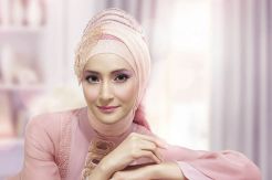 Memilih Make Up yang Tepat untuk Kulit Muka Putih