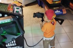 Libur Lebaran, Mal Masih...