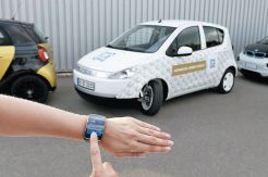 Mobil Kecil dengan Memori