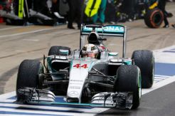 Diwarnai Kecelakaan Perez, Hamilton Berkuasa di Sesi Latihan Pertama