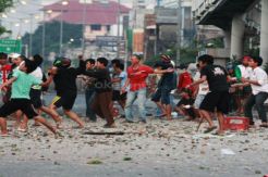 Azan Magrib Berkumandang,...
