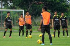 Persebaya Modifikasi Latihan di Tengah Krisis