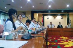 Pelajar Jepang Belajar Soal Sampah ke Depok
