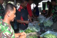 Melihat Aktivitas TNI di Dapur Umum Muktamar NU