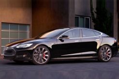 Mode Autopilot Tesla Punya Fitur Baru