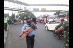 Belasan PMKS Diamankan di Lampu Merah Citraland