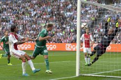 Ajax Disingkirkan Rapid: Alarm Bahaya Sepak Bola Belanda