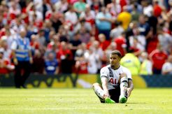 Cetak Gol Bunuh Diri,...
