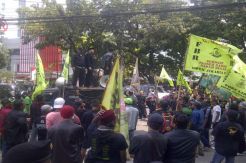 Polisi Kantongi Identitas Pemilik Motor yang Dibakar Massa