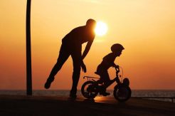 Jadi Ayah Sebelum Usia 25 Tahun, Rentan Meninggal Cepat?