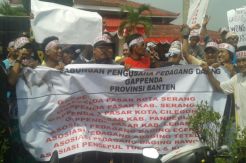 Pedagang Sapi Serbu DPRD Kota Serang