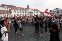 Mendadak, Ratusan Pejuang Berkumpul di Kota Tua