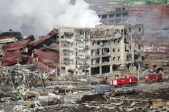 18 Petugas Damkar Hilang Saat Padamkan Api di Tianjin