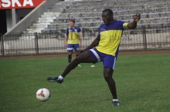 Persegres Minim Striker Lokal, Dzumafo Terpaksa Dipanggil