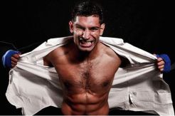 Khan Anggap Mayweather Jr Pecundang Abadi