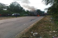 Marah dengan PT Lonsum, 7 Jam Warga Blokade Jalan Raya