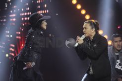 Duet dengan Alex Rudiart, Desy Lupa Lirik Lagu