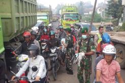 Kabut Asap di Palembang, TNI Bagikan 10 Ribu Masker