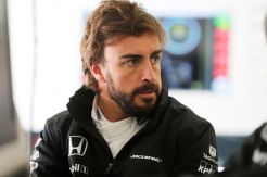 Alonso Lepas Podium di Sirkuit Monza