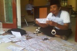 Pakai Borgol, Guru Tagih Tunggakan Sertifikasi di Kantor Kemenag