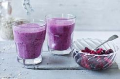 Segarnya Smoothies Mix-Berry dengan Oat & Almond